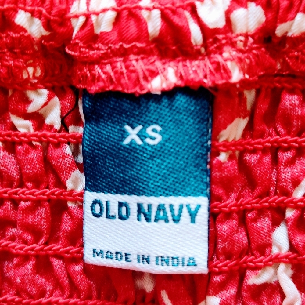 NWT Old Navy Red White Floral Smocked Top | Ruffle Straps | XS - Picture 5 of 7